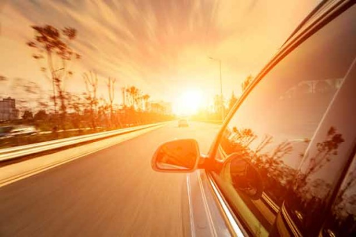 Hot summers are not uncommon in the UAE. The extreme heat might harm your car's engine, especially when it is running.